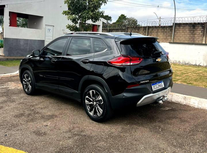 Veículo executivo da Marethur pronto para atender comitivas e diretoria em Goiânia